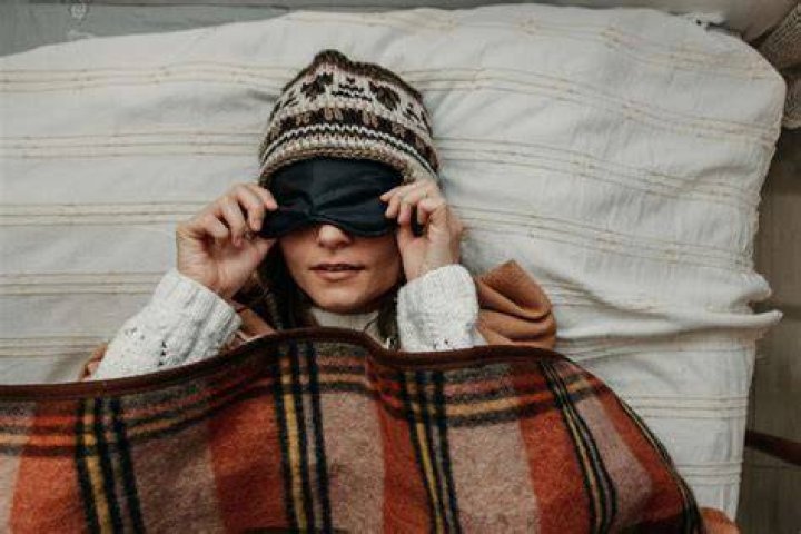 Does sleeping in a cold room make you skinny?