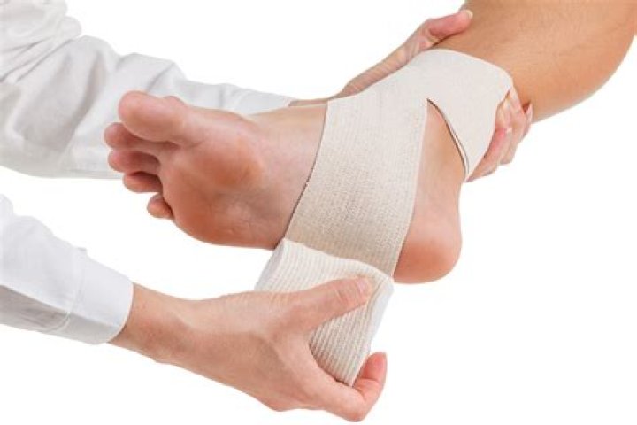 Should I sleep with a compression bandage on?